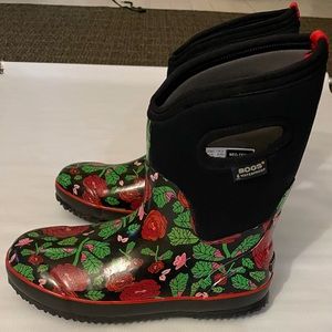 BOGS Medium Length Waterproof Rainboots